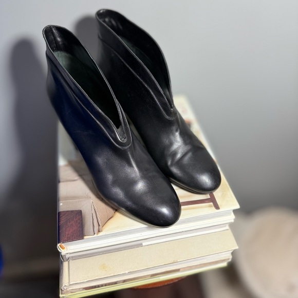 Marc Jacobs Black Heeled Leather Bootie’s - Picture 3 of 15